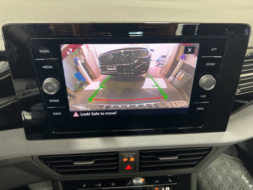 New 2025 Volkswagen Jetta SE image 19