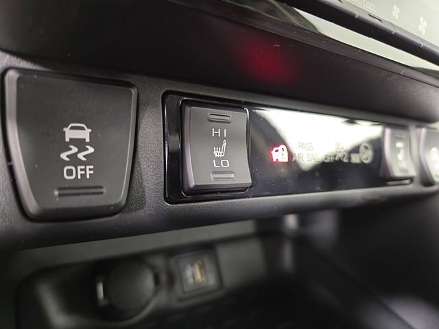 New 2025 Toyota RAV4 XLE image 27