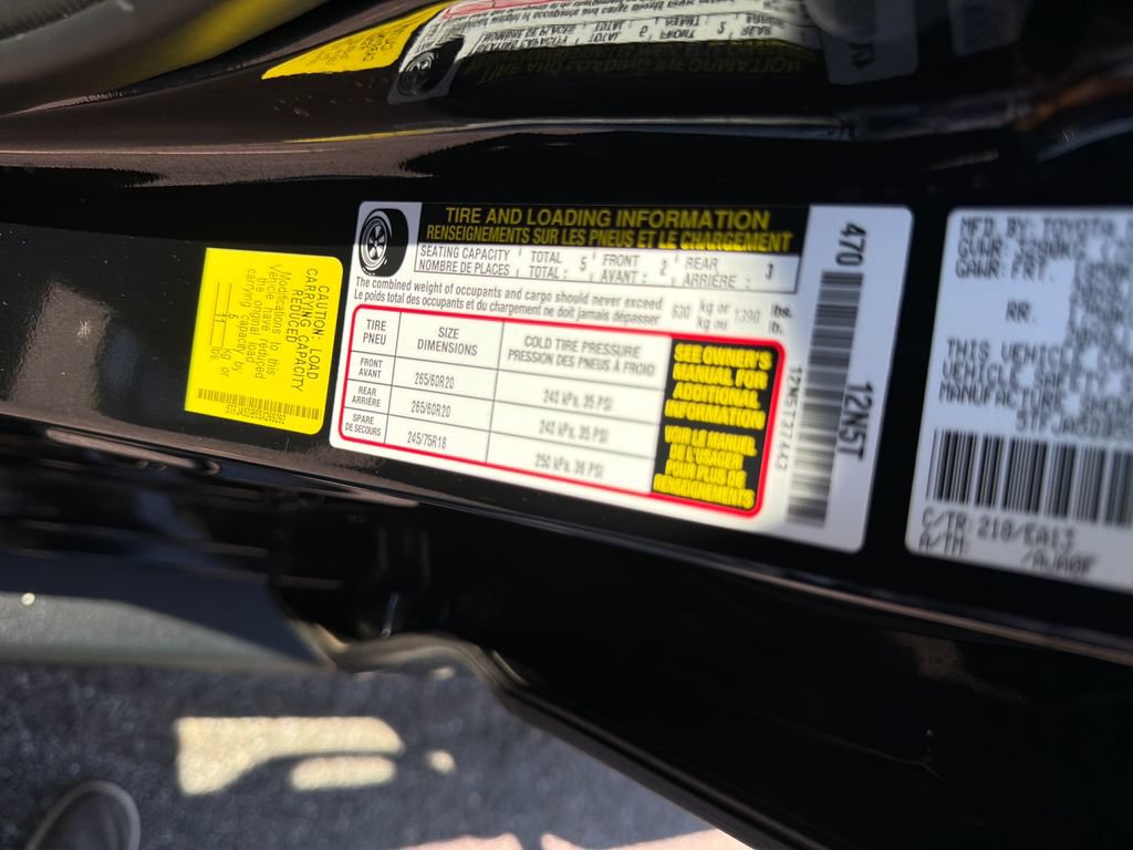 Used 2025 Toyota Tundra Limited AWD/4WD image 36