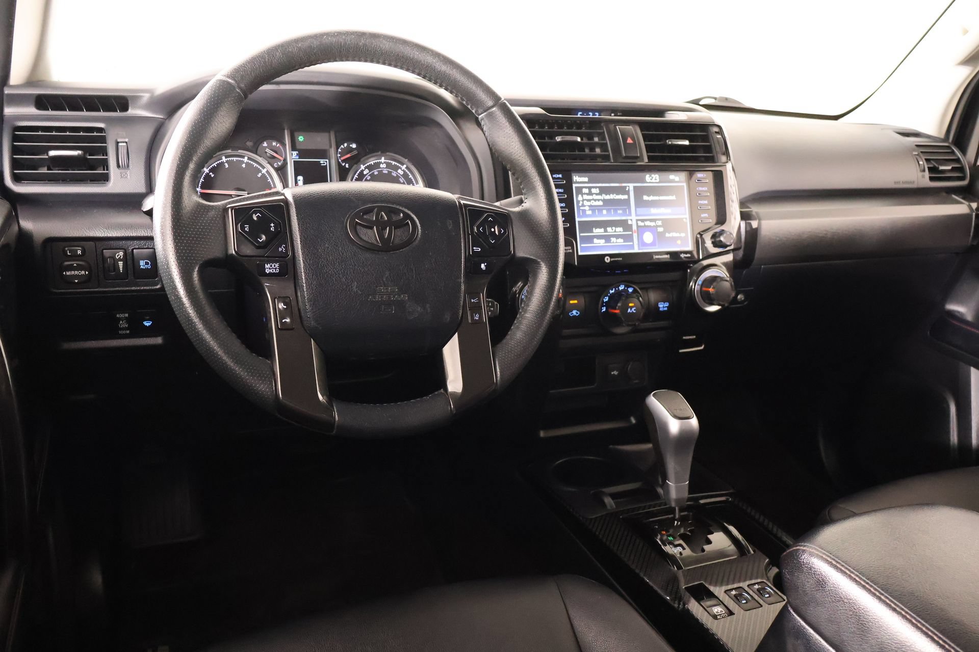 Used 2022 Toyota 4Runner TRD Off-Road Premium AWD/4WD image 2