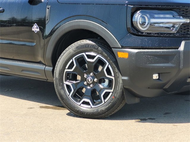 New 2025 Ford Bronco Sport Outer Banks image 2