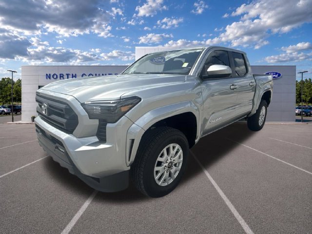 Used 2024 Toyota Tacoma SR5 w/ SR5 Upgrade Package AWD/4WD image 5