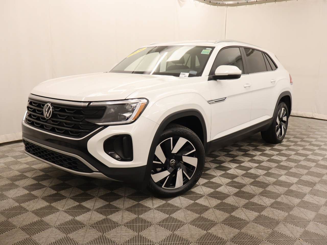 Certified 2026 Volkswagen Atlas Cross Sport SE FWD image 1