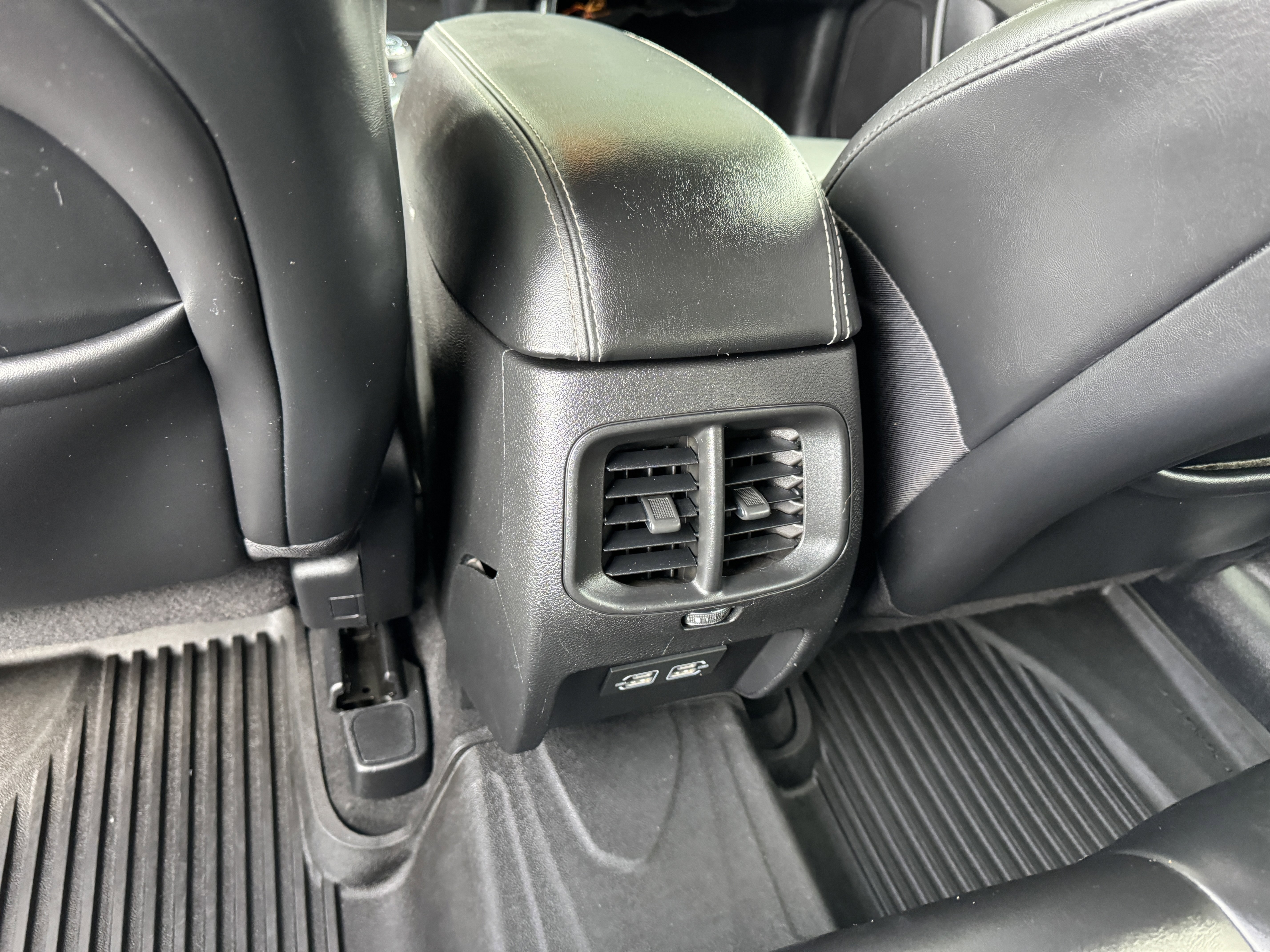 Used 2021 Jeep Cherokee Latitude Lux 80th Anniv w/ Quick Order Package 26U 80TH image 17