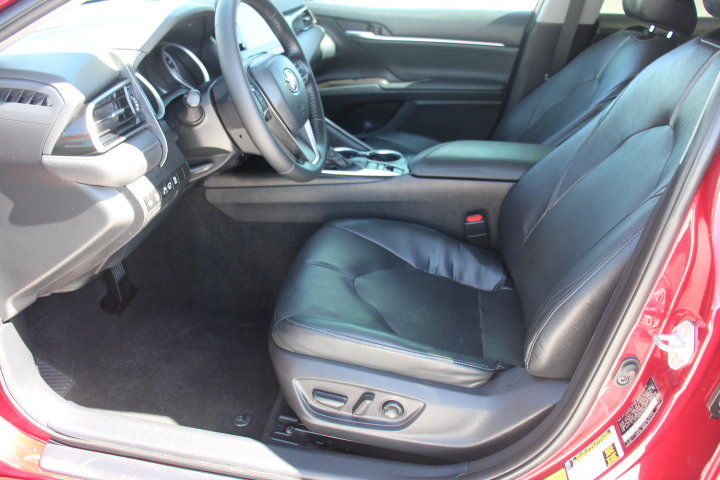 Certified 2021 Toyota Camry XLE FWD image 11