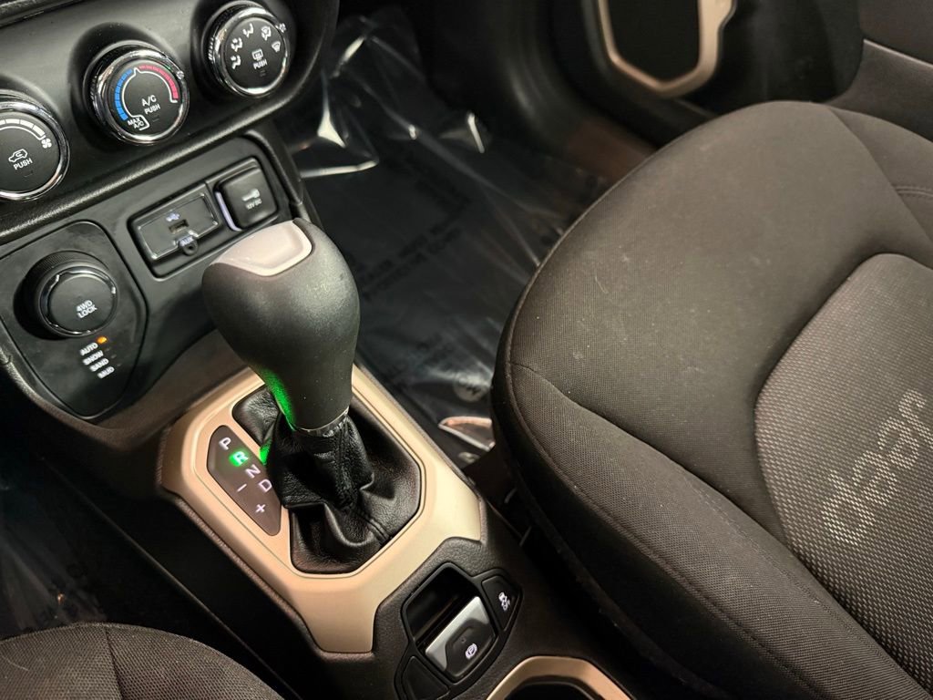 Used 2017 Jeep Renegade Latitude image 25
