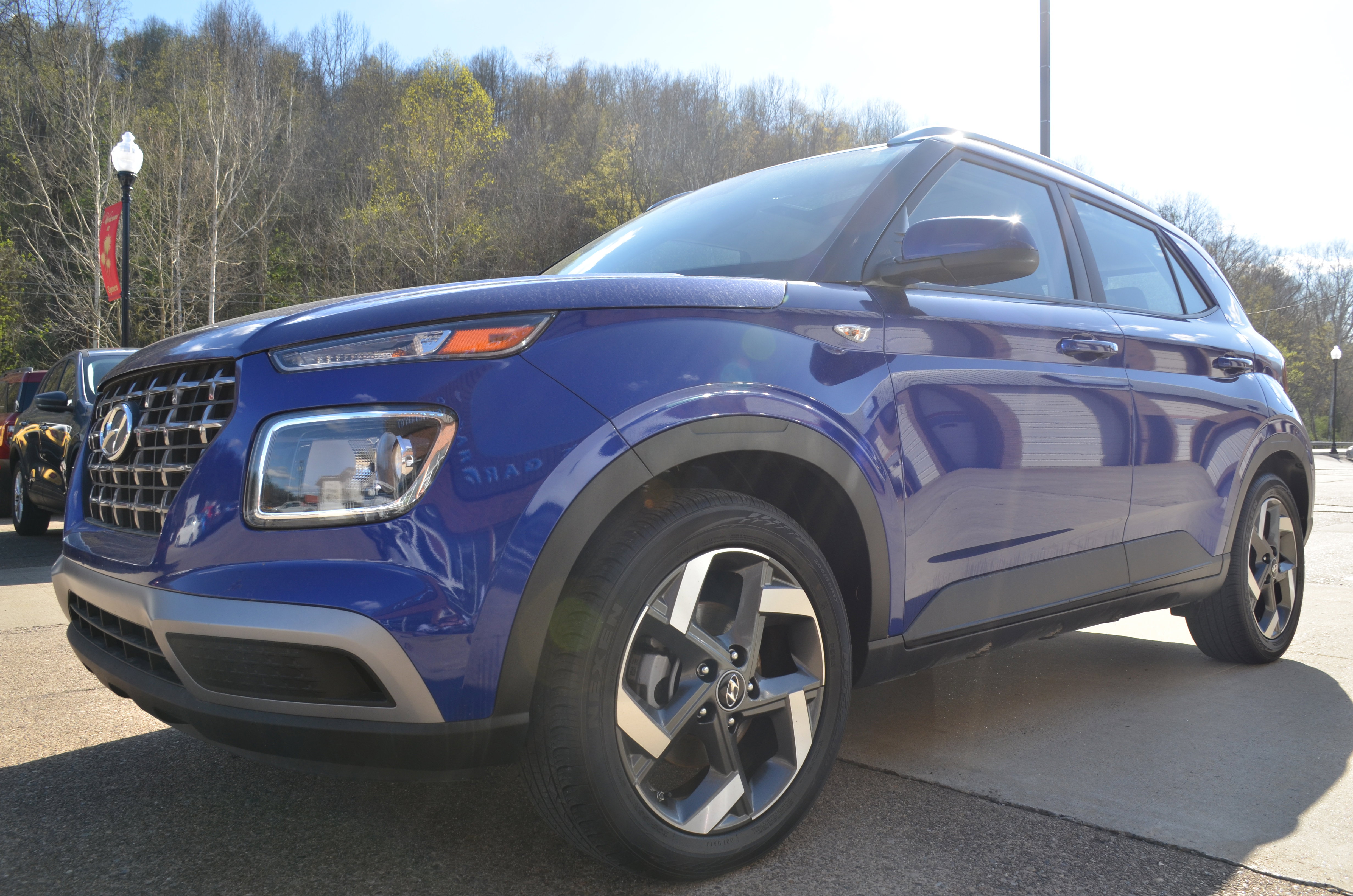 Used 2024 Hyundai Venue SEL image 1