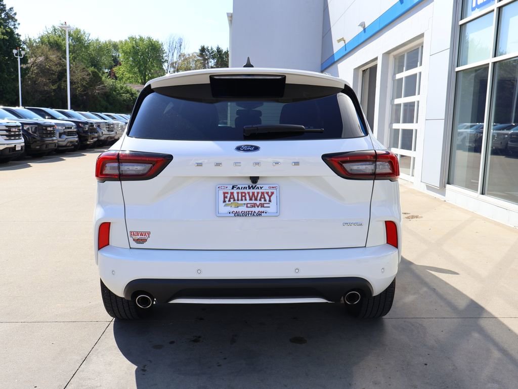 Used 2023 Ford Escape ST-Line Elite AWD/4WD image 9