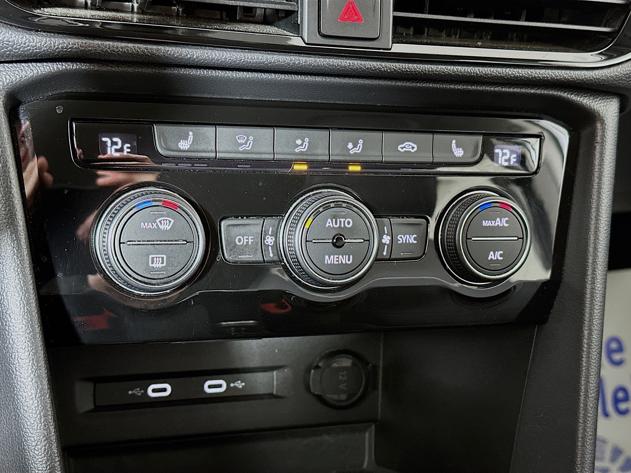 Used 2024 Volkswagen Taos SE image 15