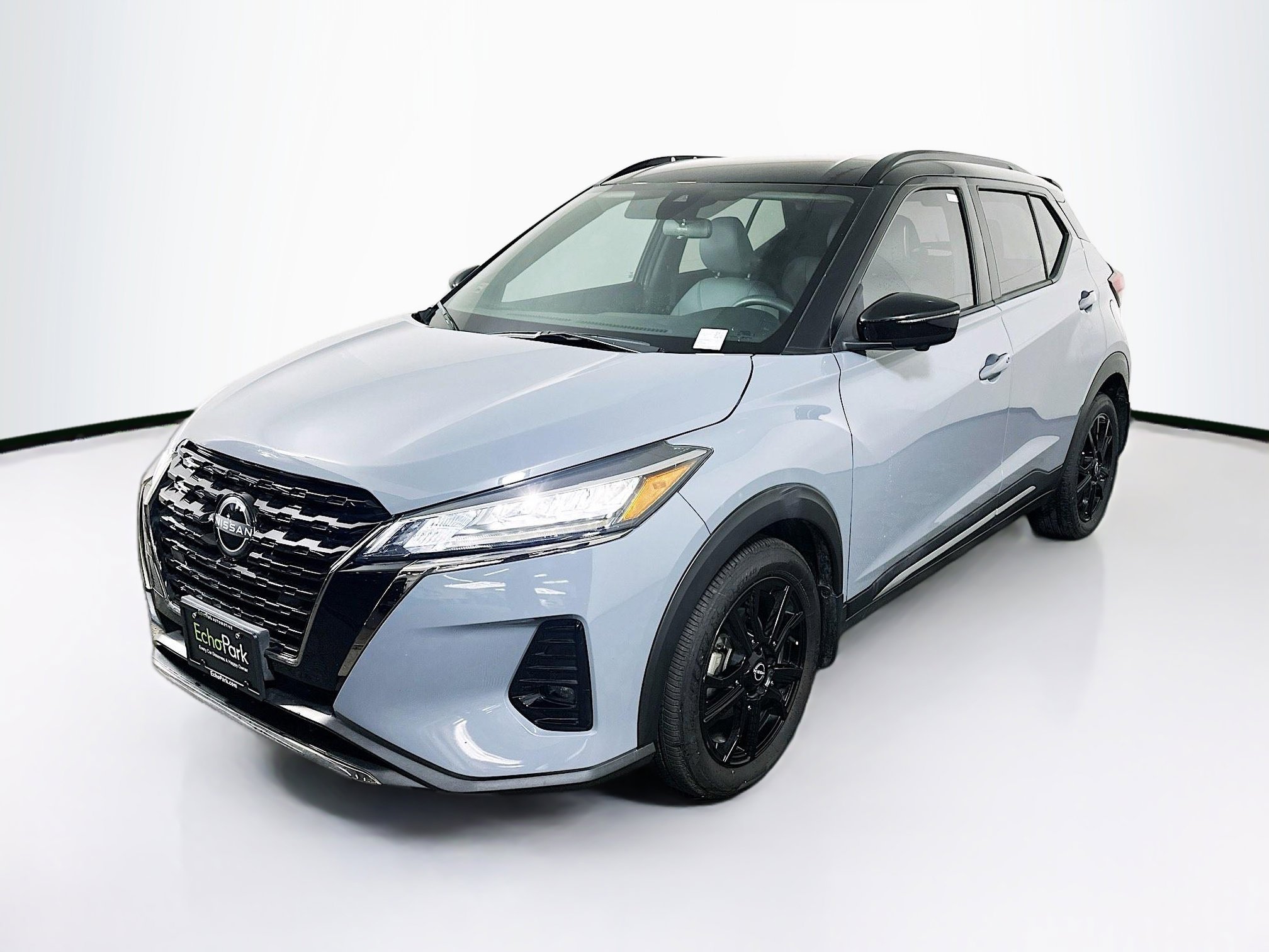 Used 2024 Nissan Kicks SR w/ SR Premium Package image 3