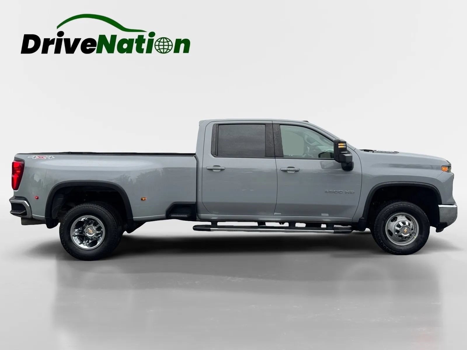 Used 2024 Chevrolet Silverado 3500 LT AWD/4WD image 4