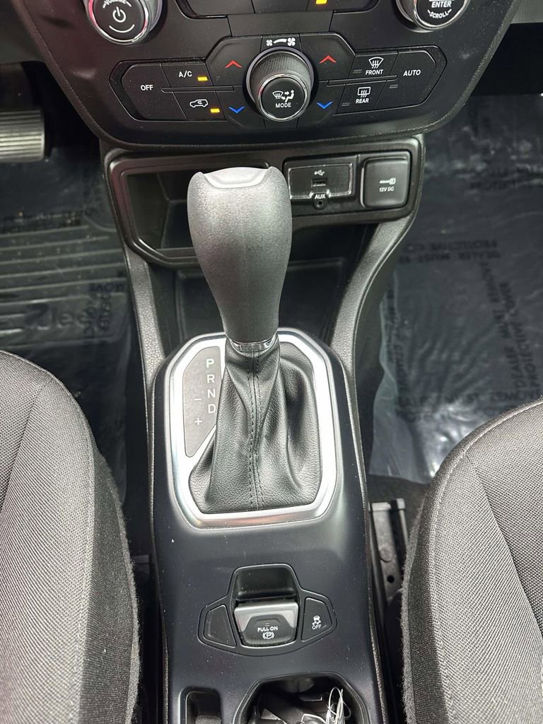 Used 2021 Jeep Renegade Latitude image 17