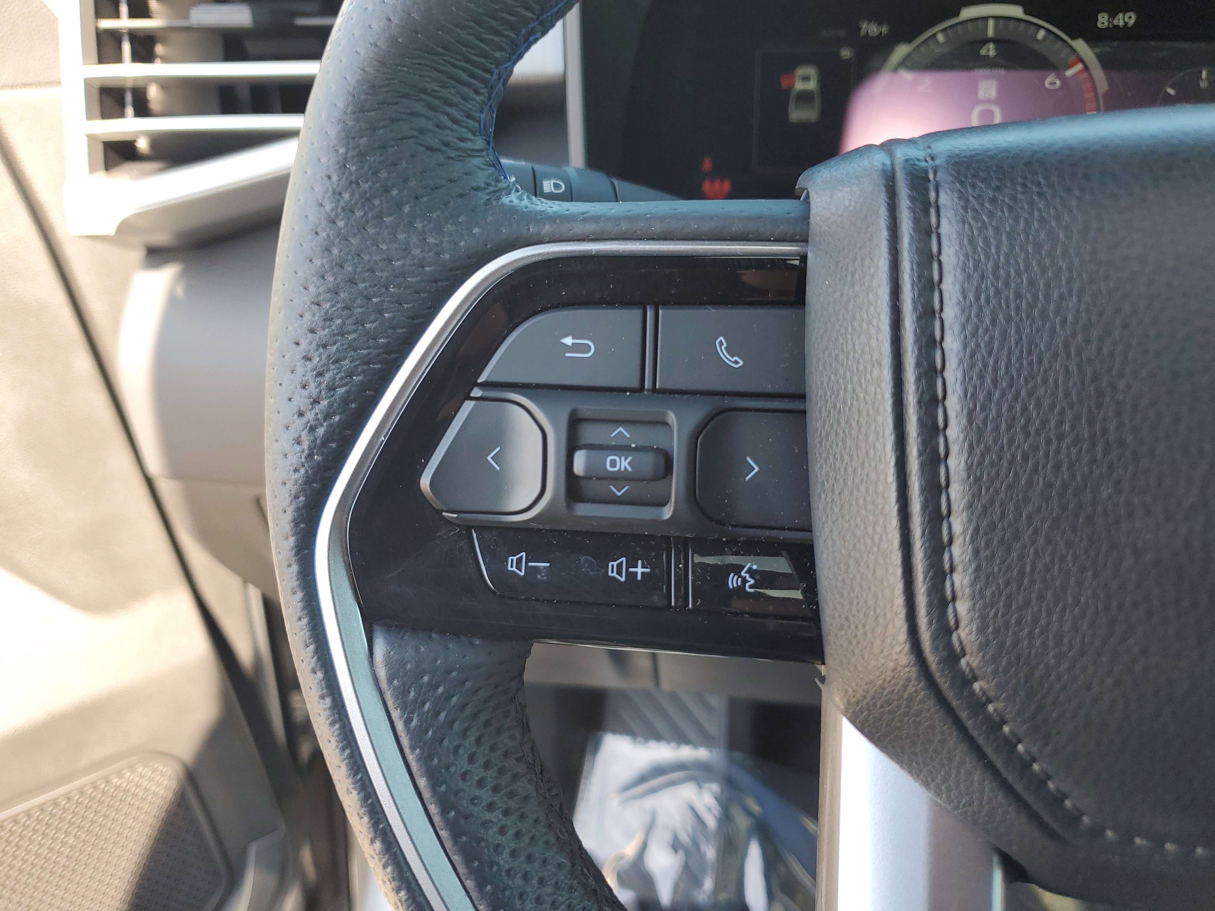 Used 2025 Toyota Tundra Platinum AWD/4WD image 26