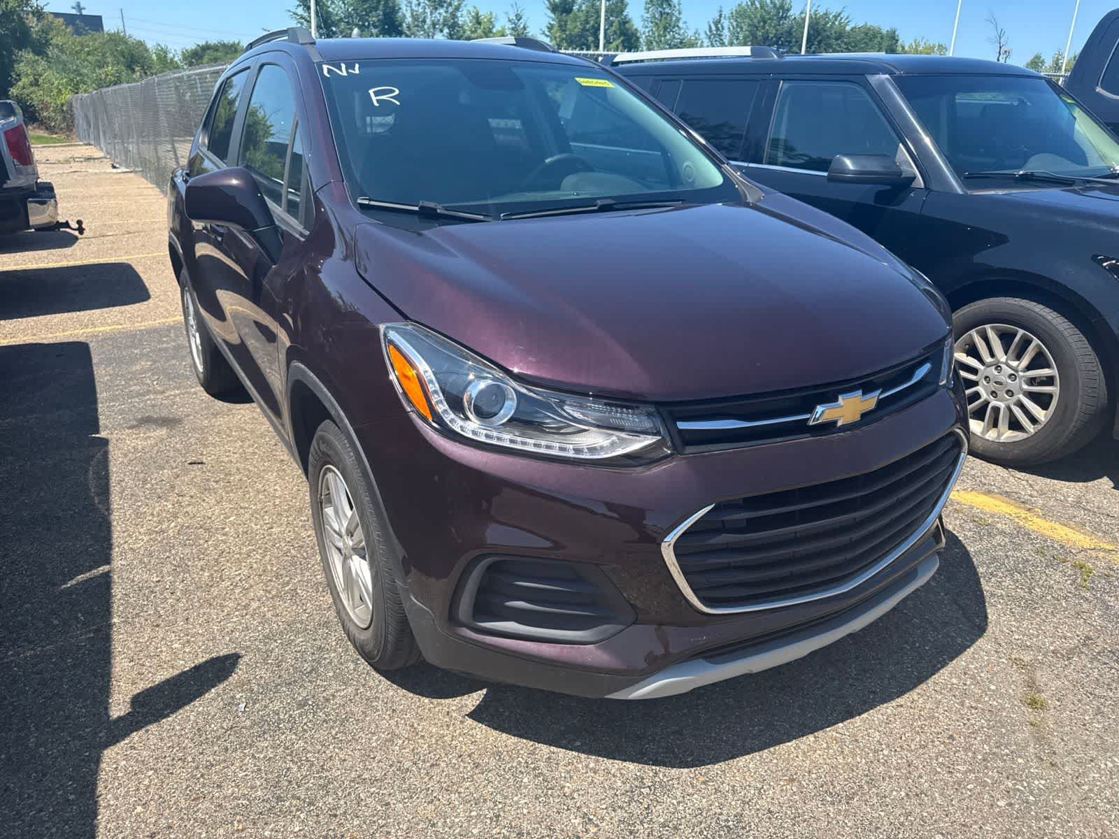 Used 2022 Chevrolet Trax LT w/ LT Convenience Package AWD/4WD image 22