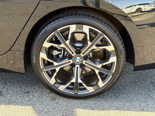 Used 2025 BMW 330i Sedan w/ Convenience Package image 14