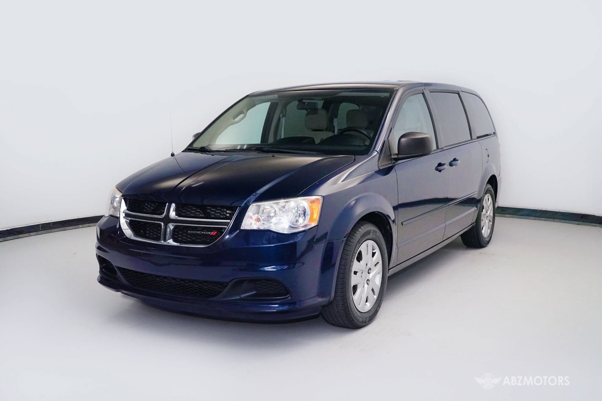 Used 2016 Dodge Grand Caravan SE w/ Quick Order Package 29E SE FWD image 2
