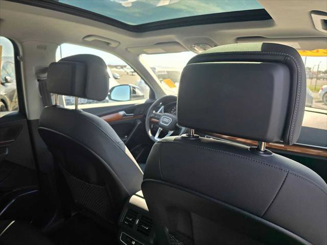 Used 2023 Audi Q5 2.0T Premium w/ Convenience Package image 15