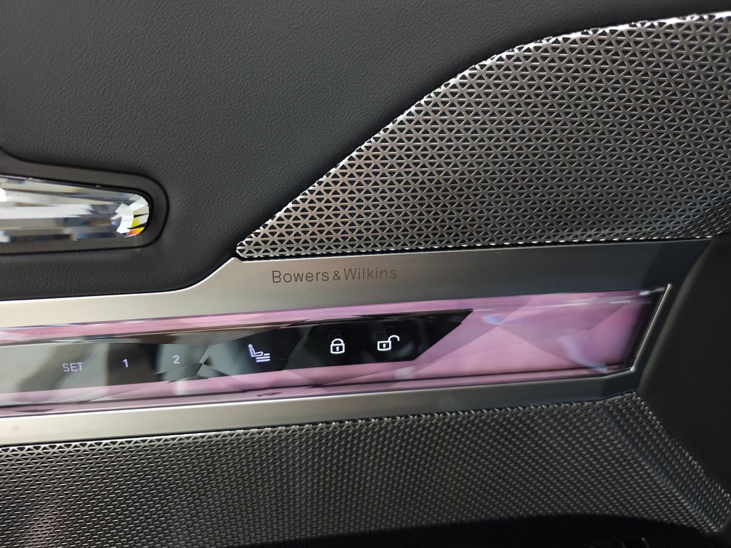 Used 2025 BMW i7 eDrive50 w/ M Sport Package image 11