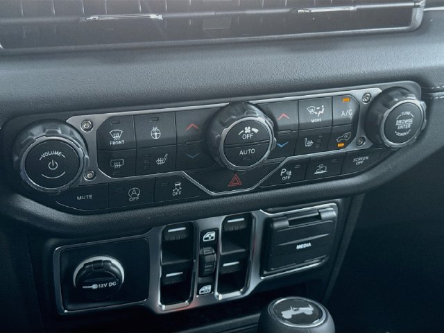 New 2026 Jeep Wrangler Unlimited Sahara AWD/4WD image 14