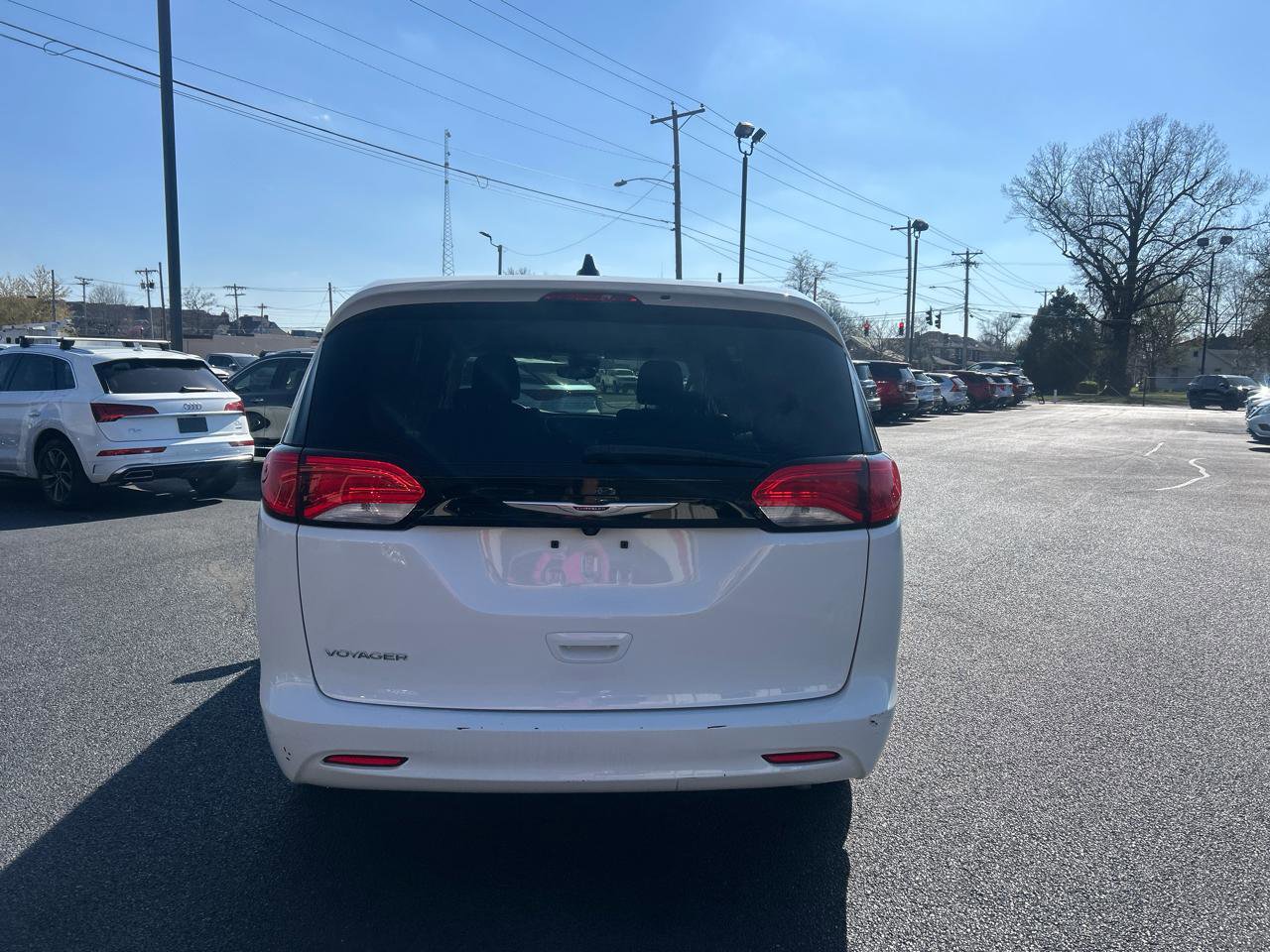 Used 2024 Chrysler Voyager LX image 6