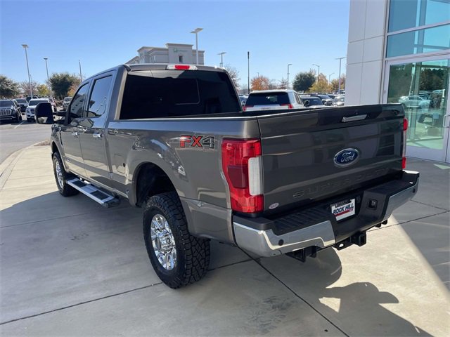 Used 2019 Ford F350 Lariat w/ Chrome Package image 9