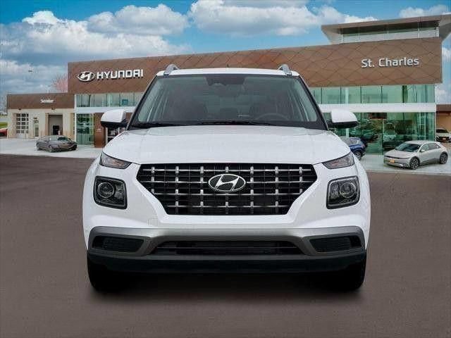 Used 2026 Hyundai Venue SEL FWD image 12