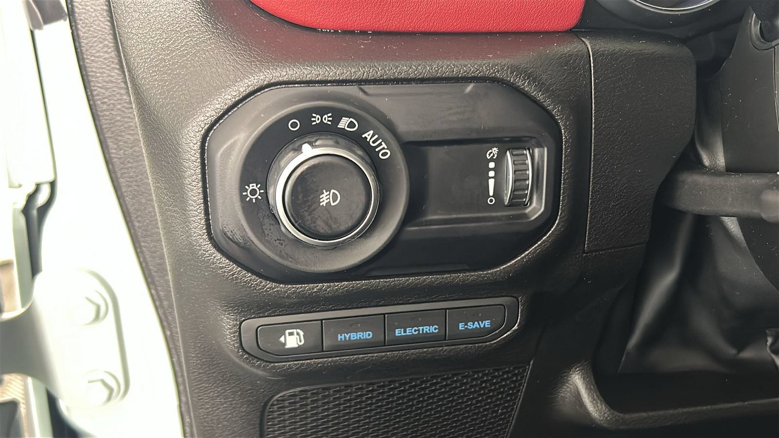 Used 2023 Jeep Wrangler Unlimited Rubicon 4xe AWD/4WD image 22