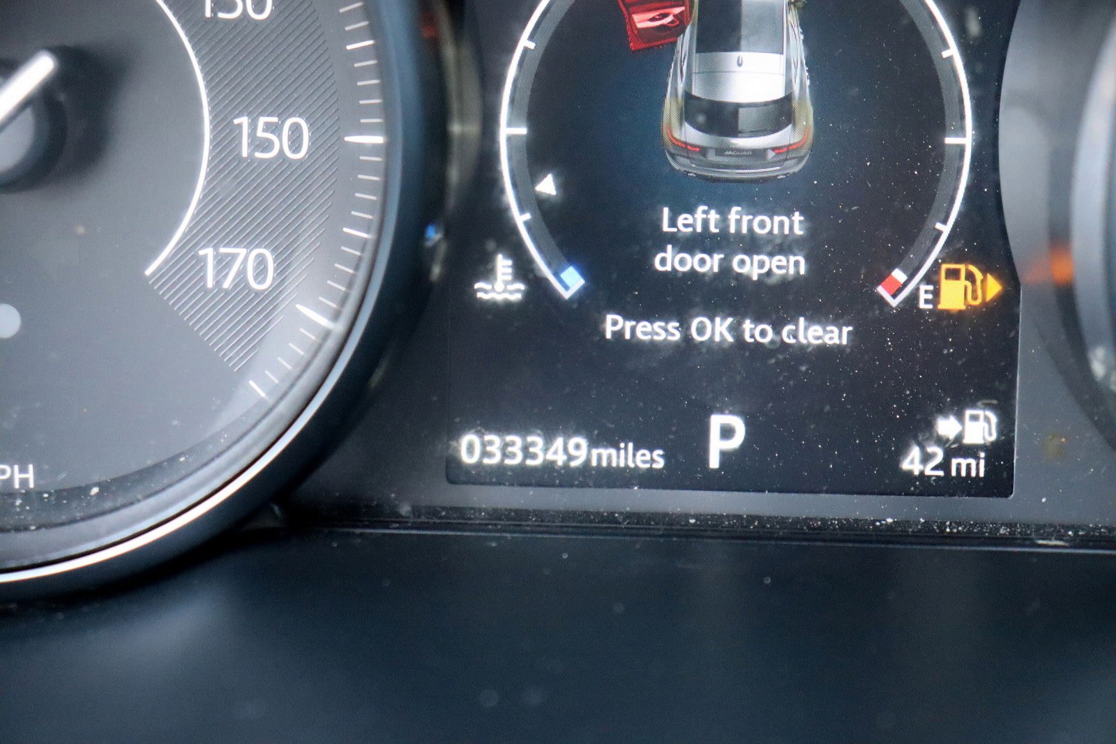 Used 2019 Jaguar E-PACE R-Dynamic S image 31