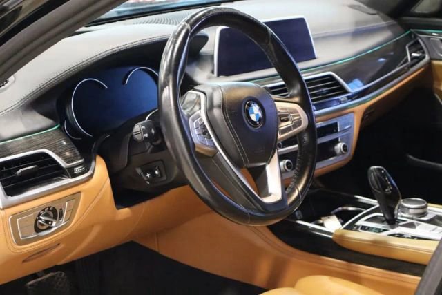 Used 2016 BMW 750i xDrive AWD/4WD image 12