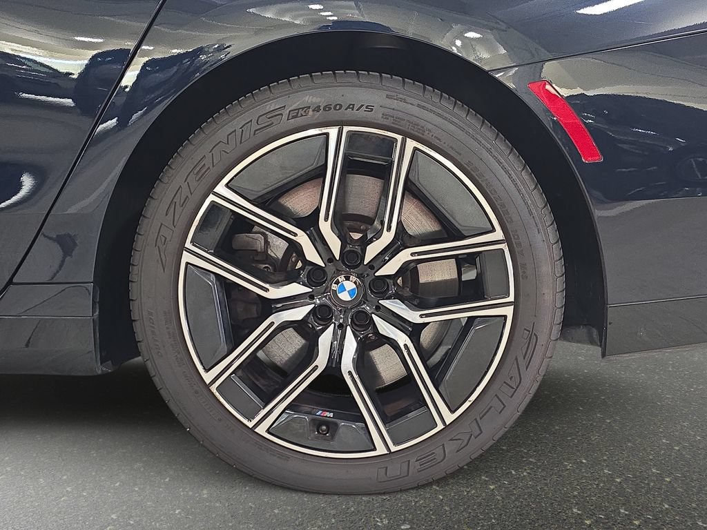 Used 2023 BMW 760i xDrive AWD/4WD image 32