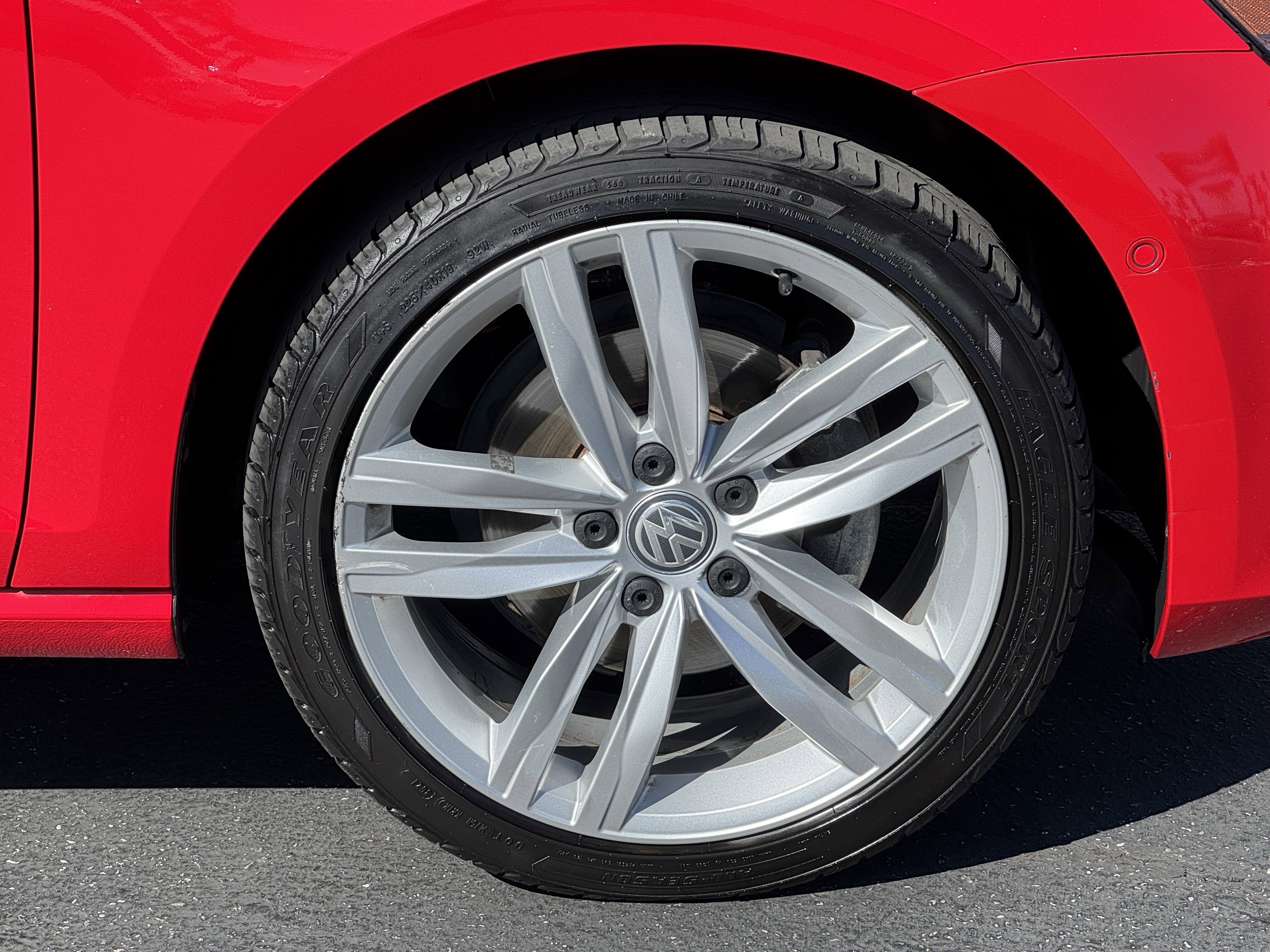 Used 2017 Volkswagen Golf SEL FWD image 12