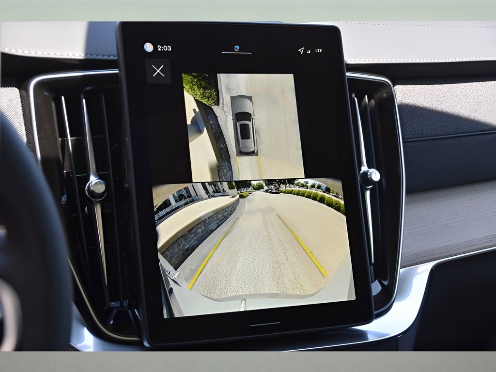 New 2026 Volvo XC90 B6 Plus w/ Protection Package Premier image 22