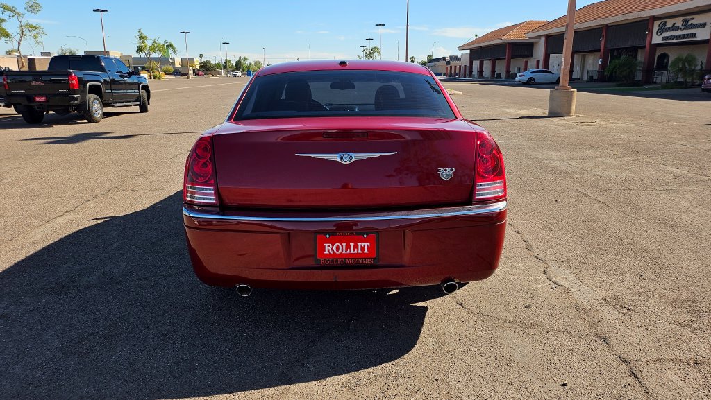 Used 2009 Chrysler 300 C RWD image 10