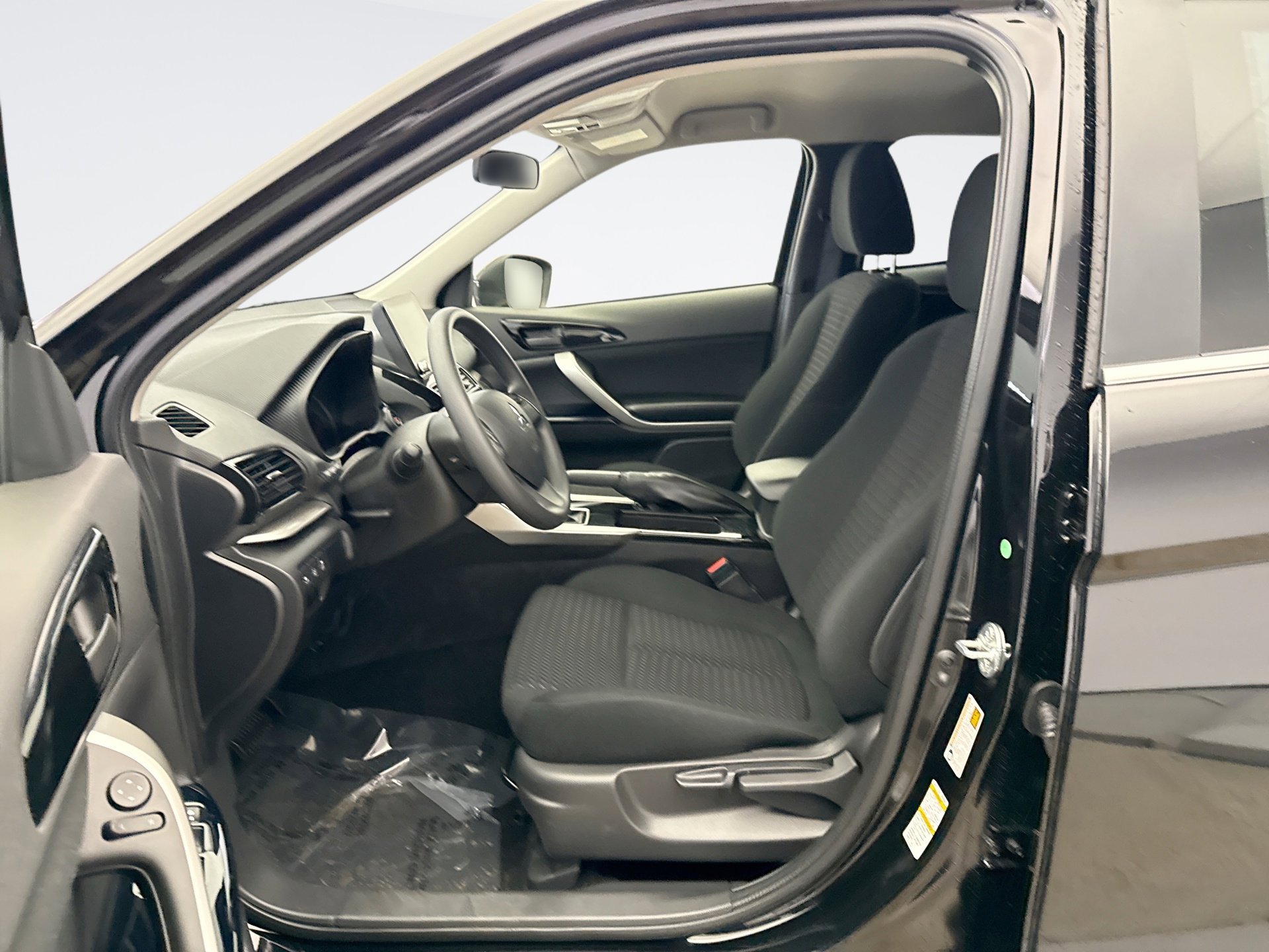 Used 2024 Mitsubishi Eclipse Cross LE image 10