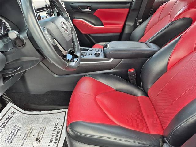 Used 2022 Toyota Highlander XSE AWD/4WD image 15