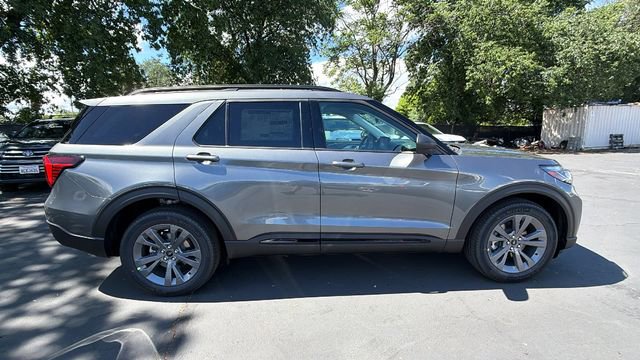 New 2026 Ford Explorer Active image 3