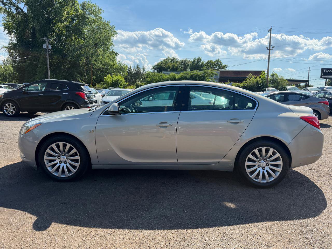 Used 2011 Buick Regal CXL Turbo w/ TO4 Preferred Equipment Group FWD image 9
