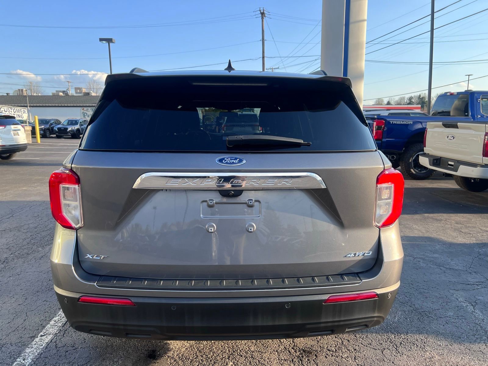 Used 2022 Ford Explorer XLT AWD/4WD image 10