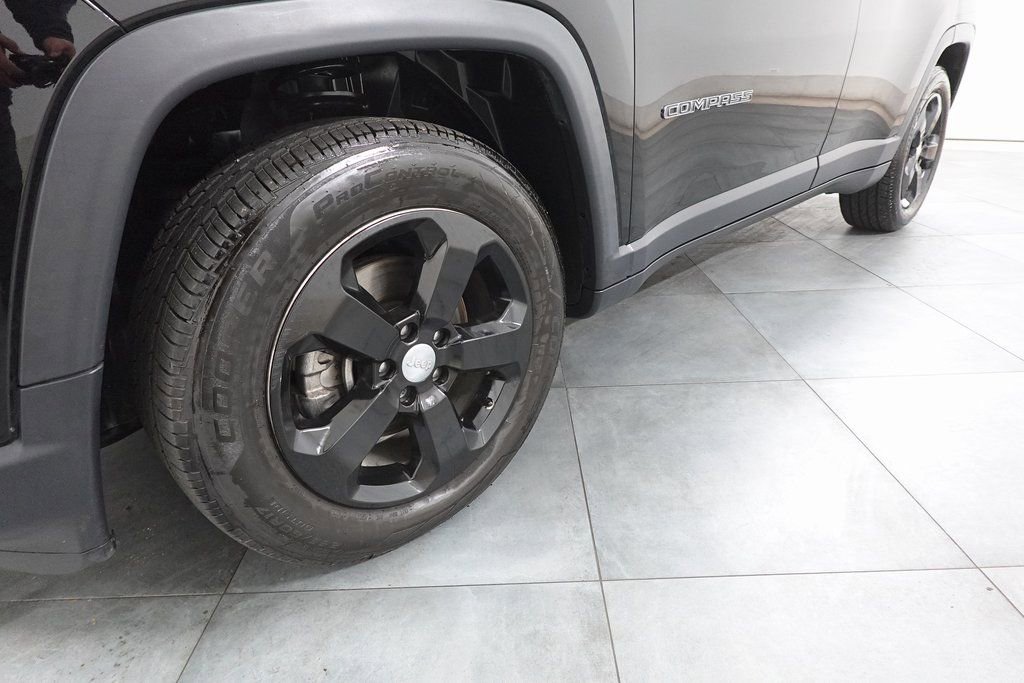 Used 2019 Jeep Compass Latitude image 28