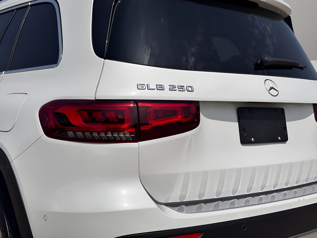 Used 2022 Mercedes-Benz GLB 250 image 29
