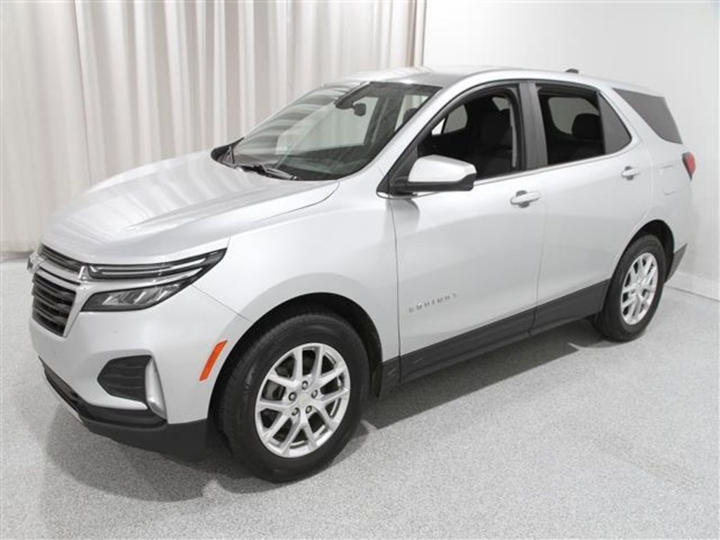 Used 2022 Chevrolet Equinox LT w/ Driver Convenience Package image 3