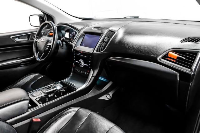 Used 2019 Ford Edge Titanium image 18