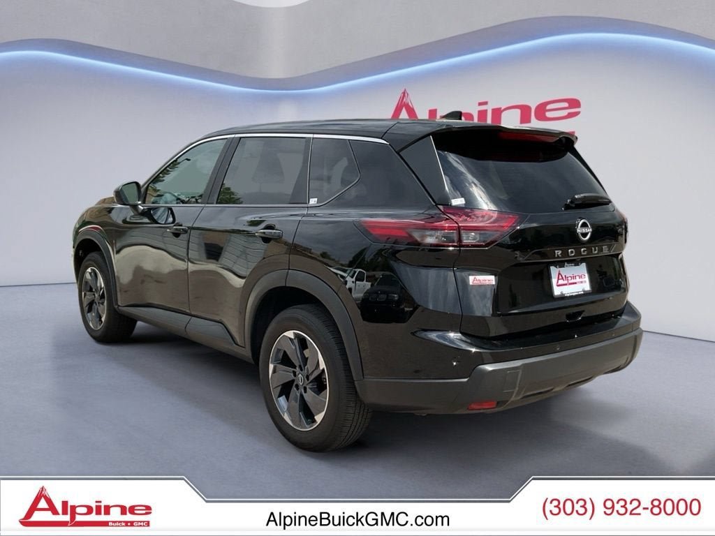Used 2026 Nissan Rogue SV FWD image 3
