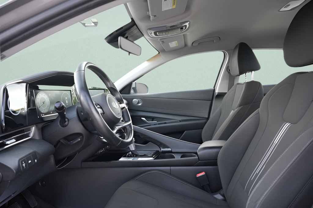 Certified 2021 Hyundai Elantra SEL w/ Convenience Package FWD image 22