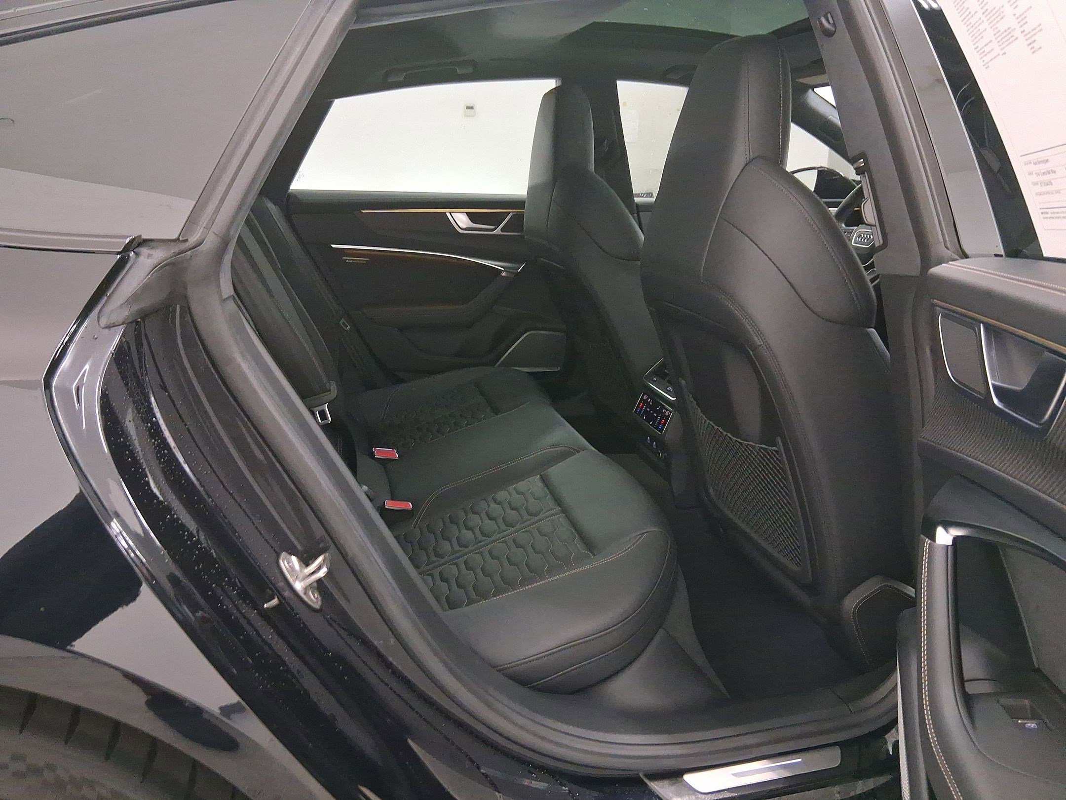 Used 2024 Audi RS 7 Performance w/ Bronze Edition image 32