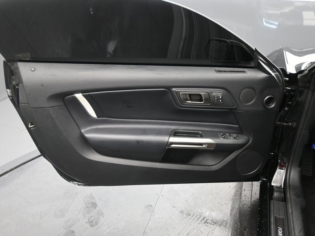 Used 2020 Ford Mustang Shelby GT500 w/ Technology Package image 34