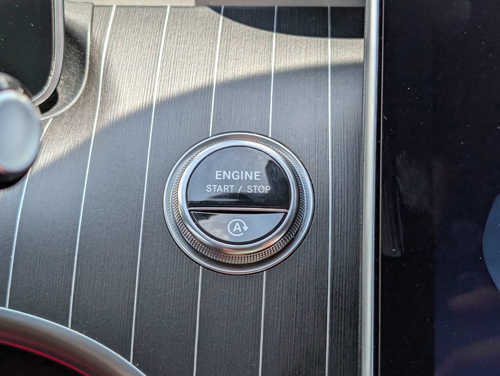 Used 2023 Mercedes-Benz C 300 4MATIC Sedan image 18