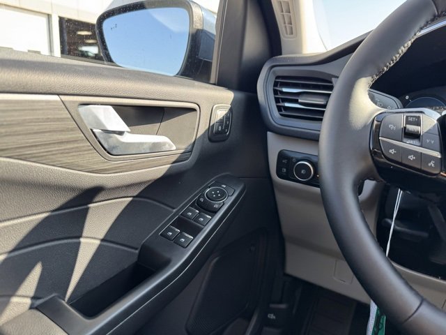 New 2025 Ford Escape SE w/ PHEV Premium Package image 20