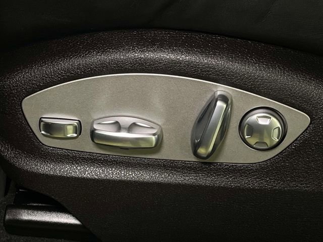 Certified 2026 Porsche Macan AWD/4WD image 17