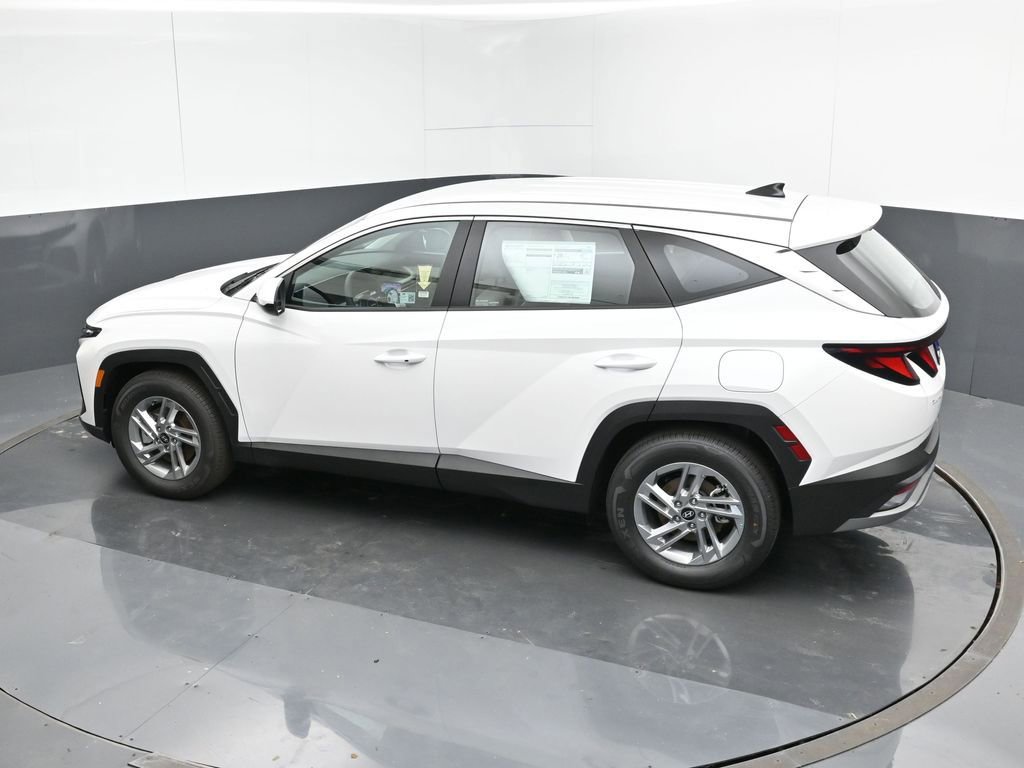 Certified 2025 Hyundai Tucson SE image 11